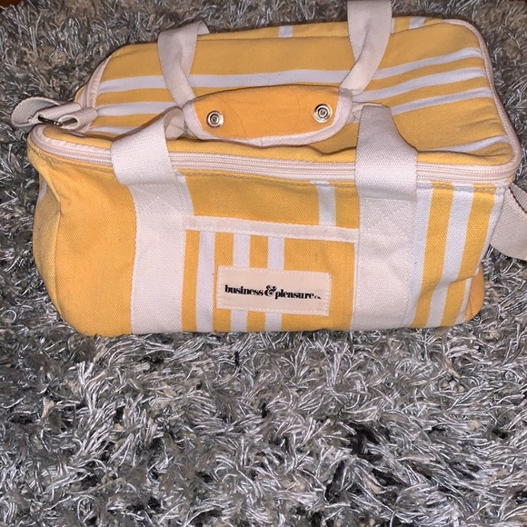 Business & Pleasure co. Holiday Cooler - Picture 6 of 16